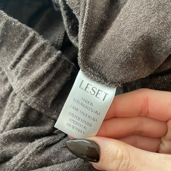 LESET PLEATED POCKET PANTS - Picture 3 of 3